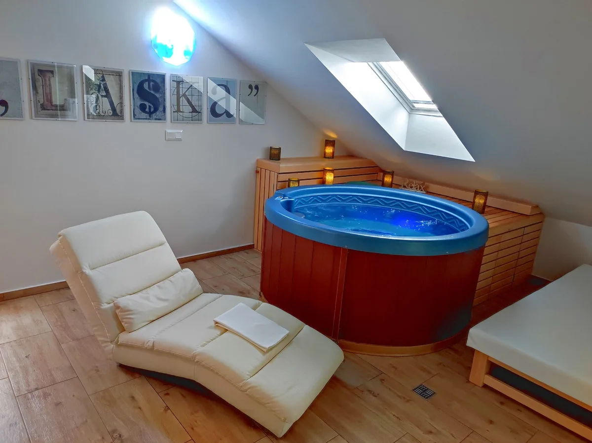Apartmán s vířivkou a lehátkem